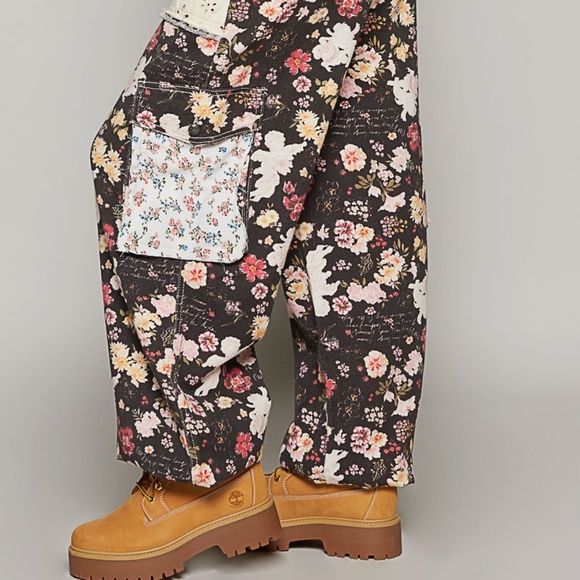 !NWT!! POL Roomy fit CargoPants in Printed Twill,Contrast & Boho Pocket’s Sz Med - Picture 6 of 8